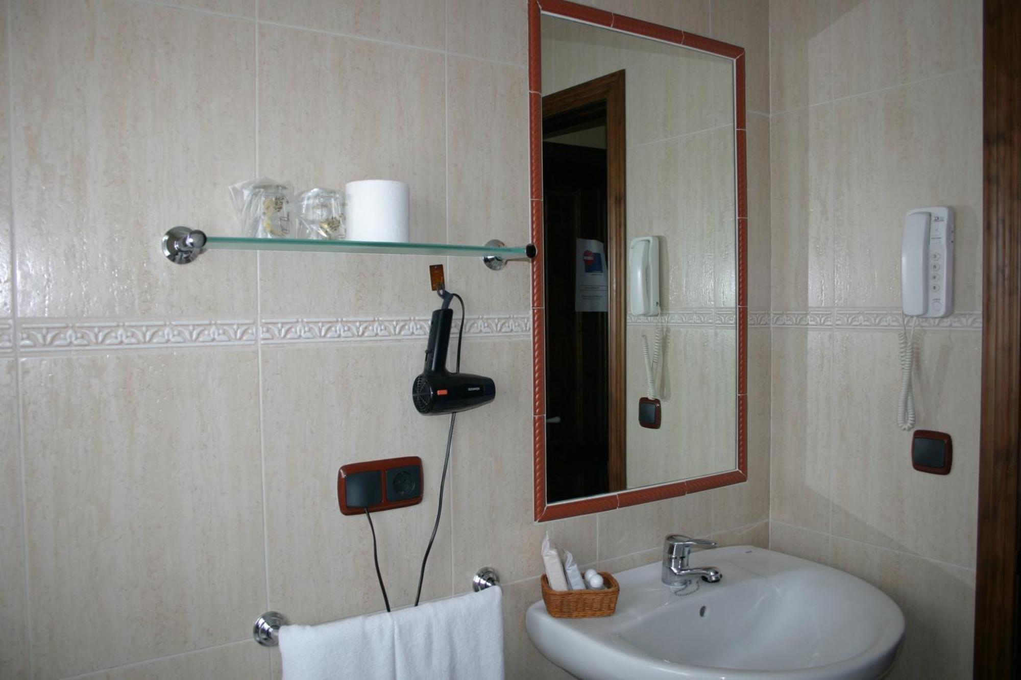 Hotel Somonte Quintes Esterno foto